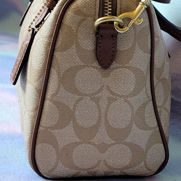 Coach Satchel - Picture 4 of 8